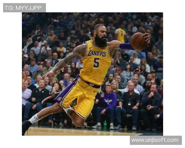 达姆施塔特与凯泽斯劳滕比赛因恶劣天气突遭中断引发球迷热议