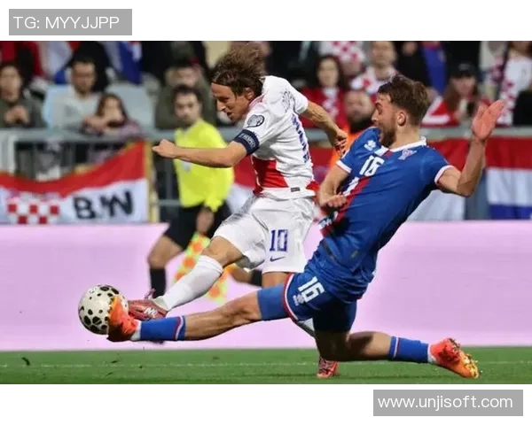 3-1反转！387万人口小国狂欢：7轮不败头名出线，第7次杀进世界杯